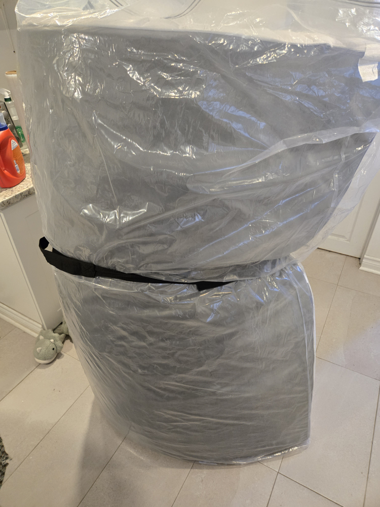 VALEVÅG Mattress - Queen Medium Firm *rip under mattress*