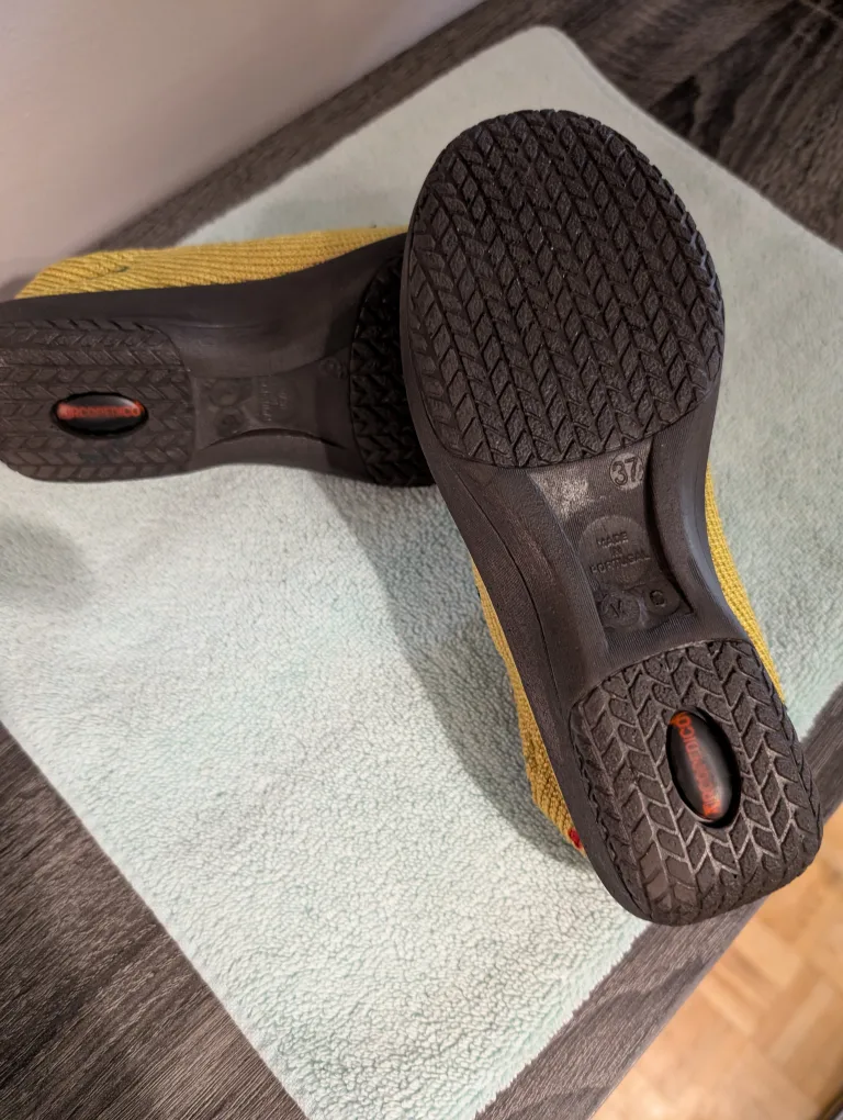 Arcopedico Walking Shoes -  Size 6 image indicator(4)