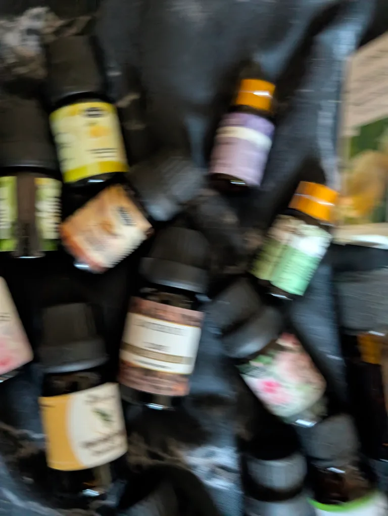 Assorted Essential Oil Collection image indicator(2)
