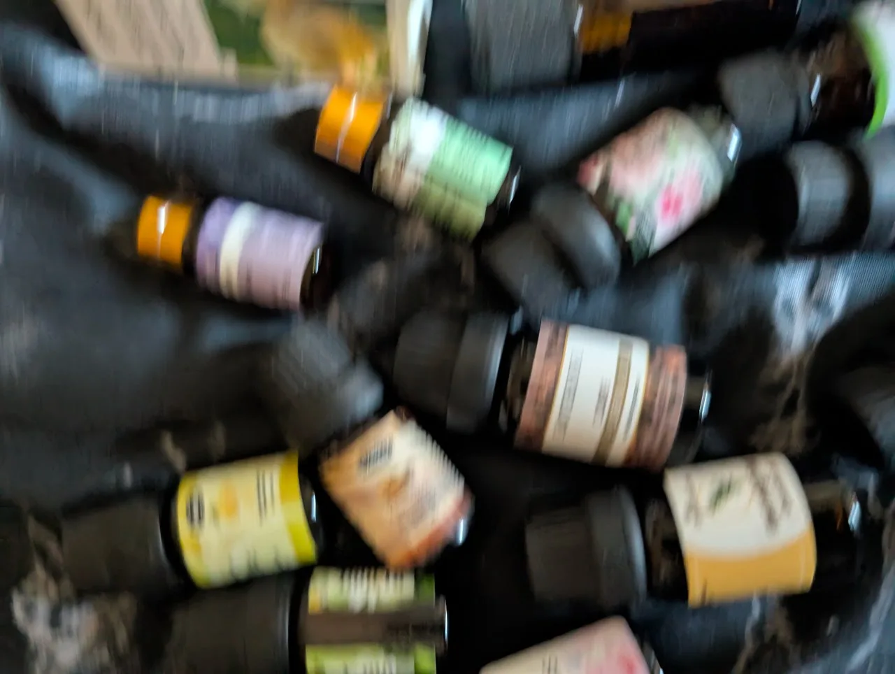 Assorted Essential Oil Collection image indicator(4)