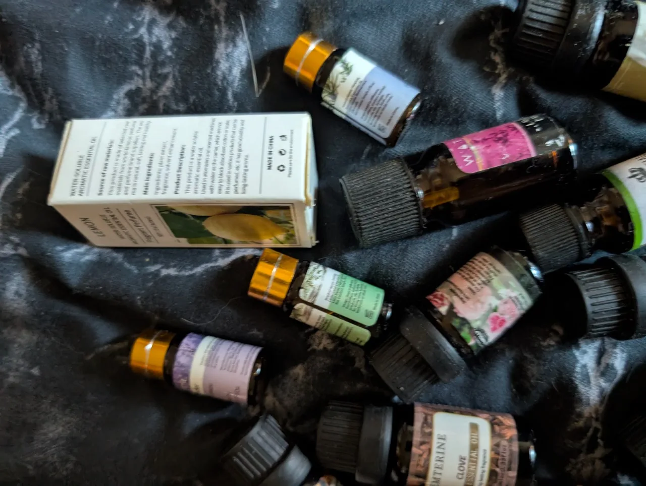 Assorted Essential Oil Collection image indicator(6)