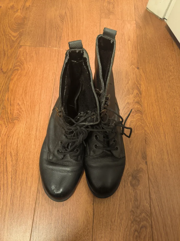 Black Leather Lace-Up Ankle Boots image indicator(3)