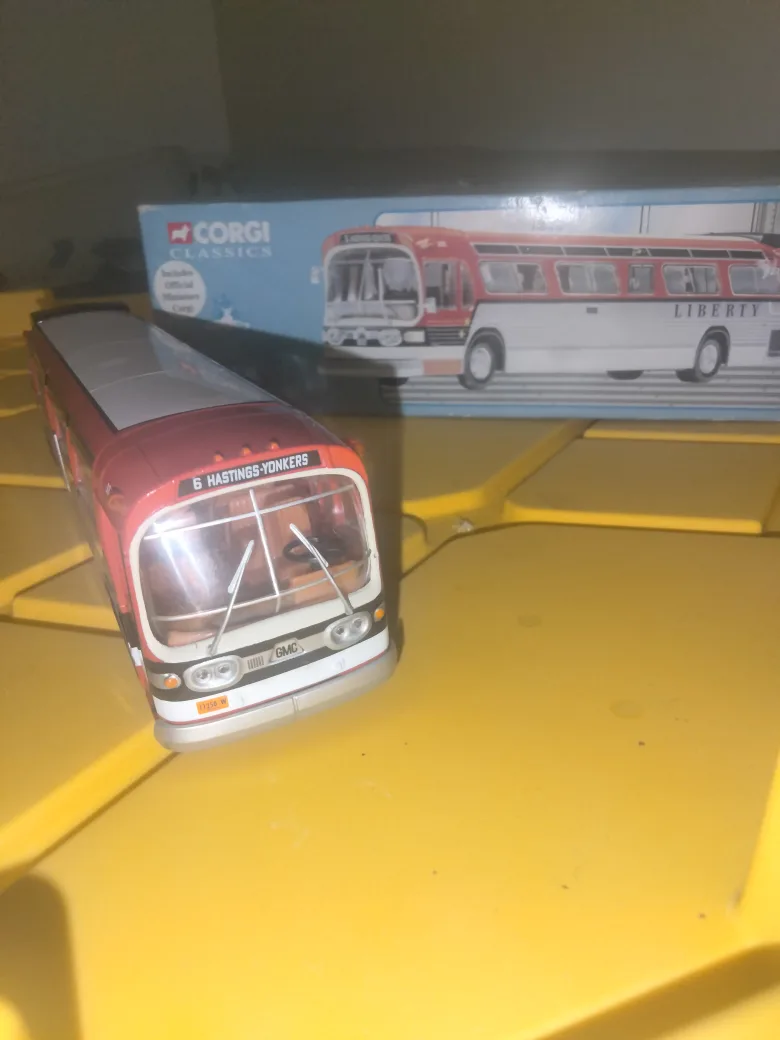 Corgi Classics GMC Liberty Bus Diecast Model thumbnail