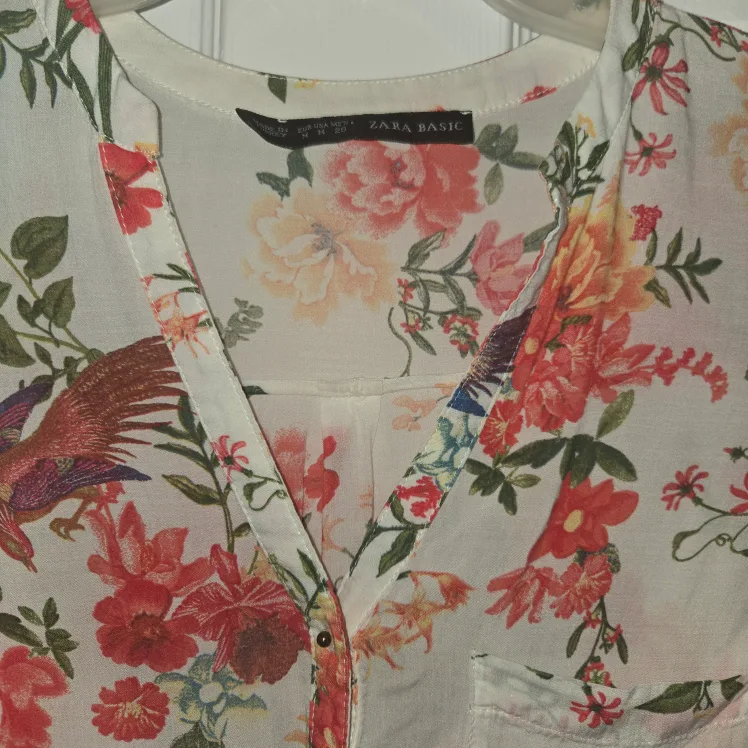 Zara Basic Floral Print Blouse - Size M image indicator(5)