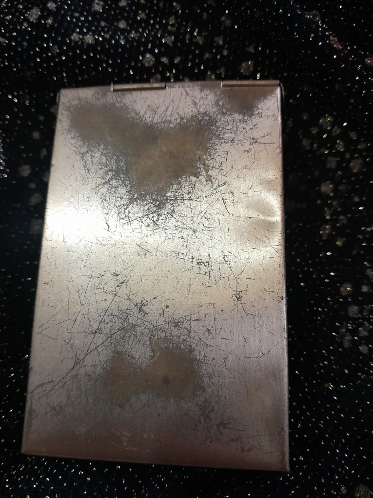 Vintage cigarette case image indicator(2)