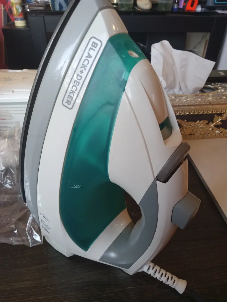 Black+Decker Iron - Great Condition! thumbnail