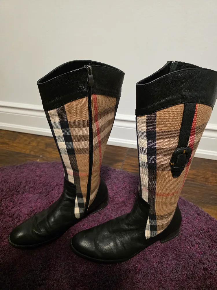 Burberry Leather Boots, Size 40 image indicator(2)