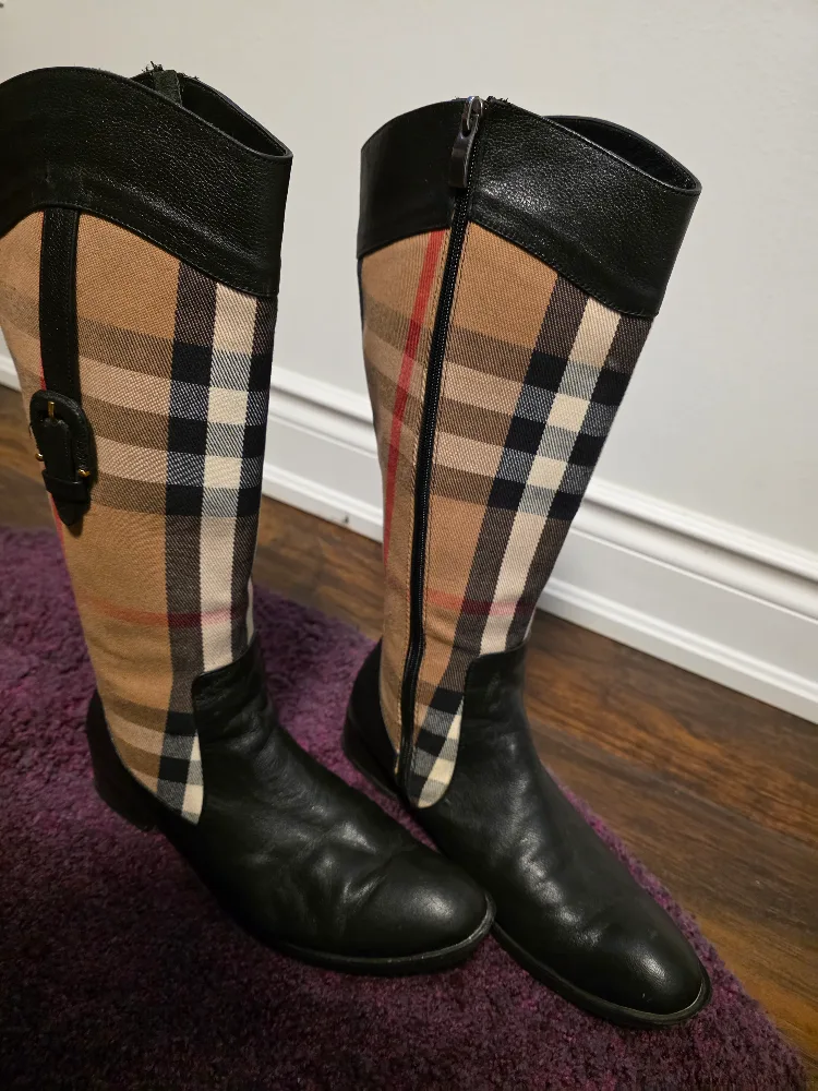 Burberry Leather Boots, Size 40 image indicator(3)