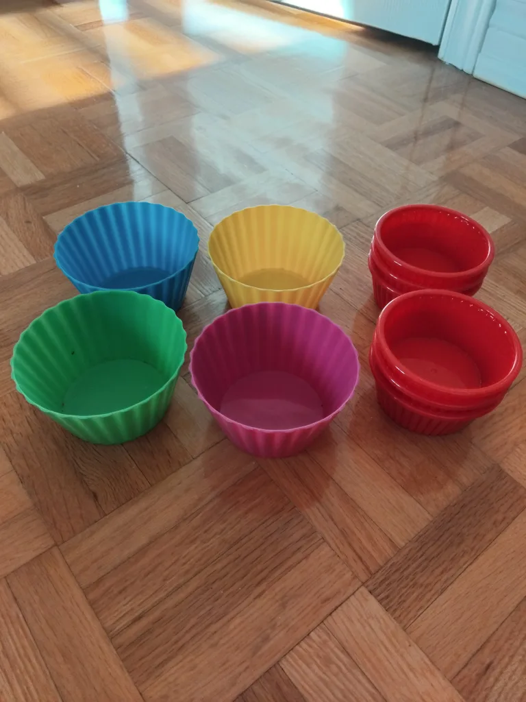 Plastic Cupcake Liners - Set of 10 thumbnail