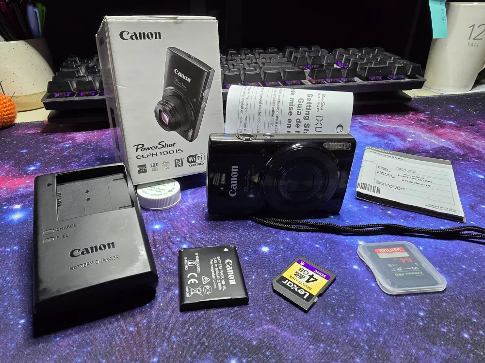 Canon PowerShot ELPH 190 IS Digital Camera thumbnail