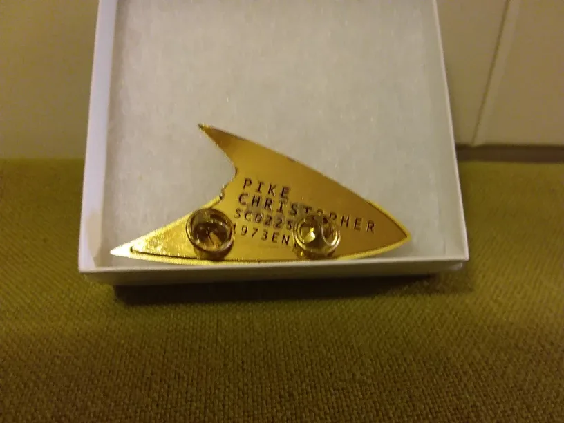 🖖 Star Trek - Christopher Pike Command Pin (Rare Item) image indicator(4)