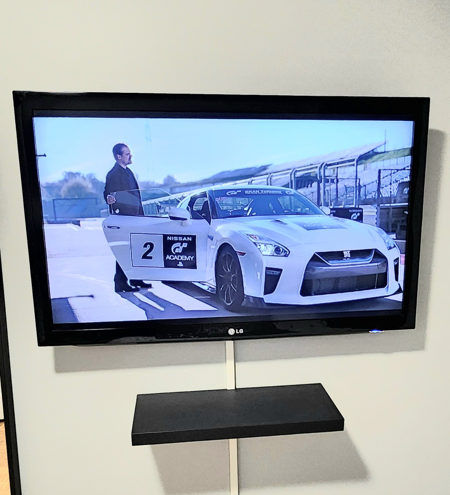 LG TV - photo 2