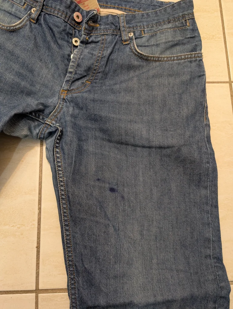 D&G Dolce & Gabbana Jeans - Magic Fit - 34" x 29 1/2"' image indicator(8)