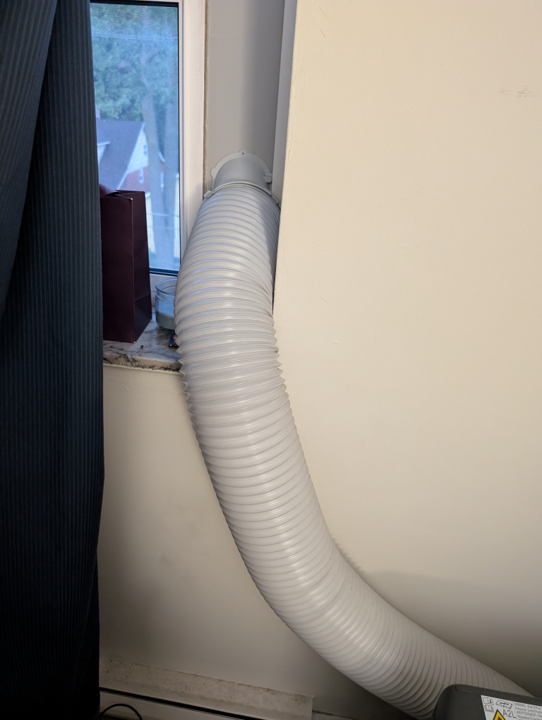 Hisense Portable Air Conditioner - Like New! - photo 3