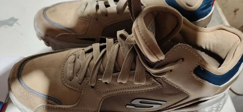 Skechers Air-Cooled Memory Foam Shoes - Size 9🇨🇦 thumbnail