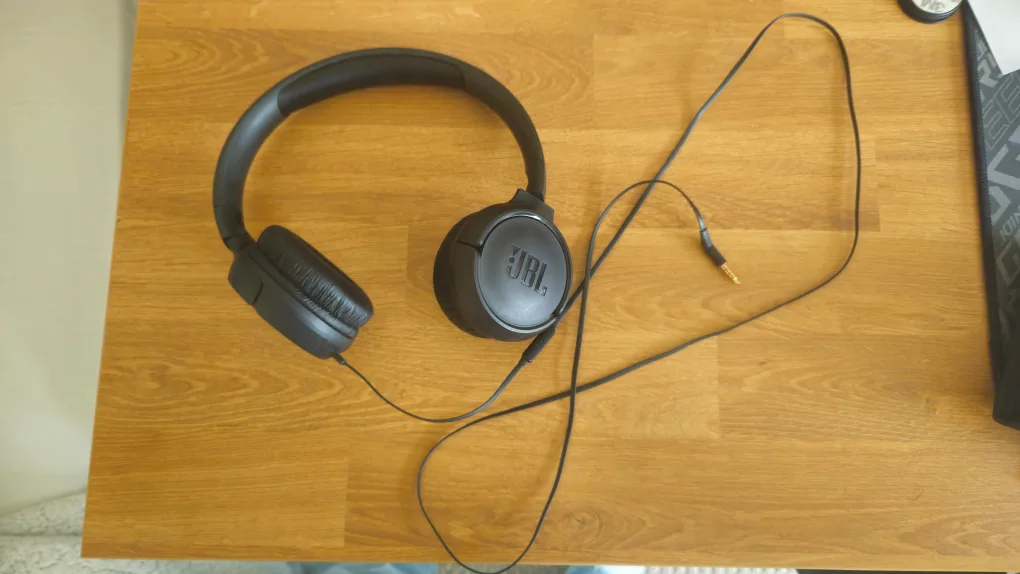 JBL On-Ear Wired Headphones - Black thumbnail
