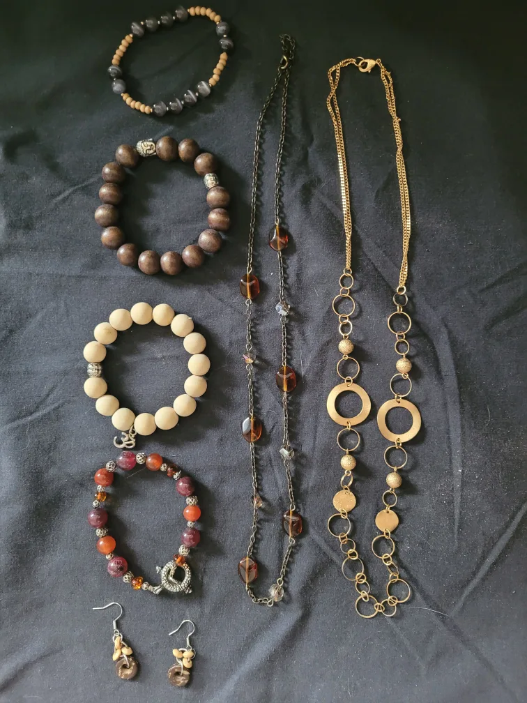 Assorted Costume Jewellery Lot thumbnail