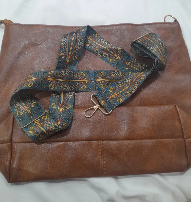 NEW Kangaroo Brown Leather Crossbody Bag image indicator(5)