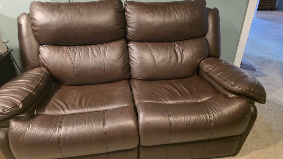 🛋 FREE Reclining Sofas – Must Go! 🛋 - photo 3