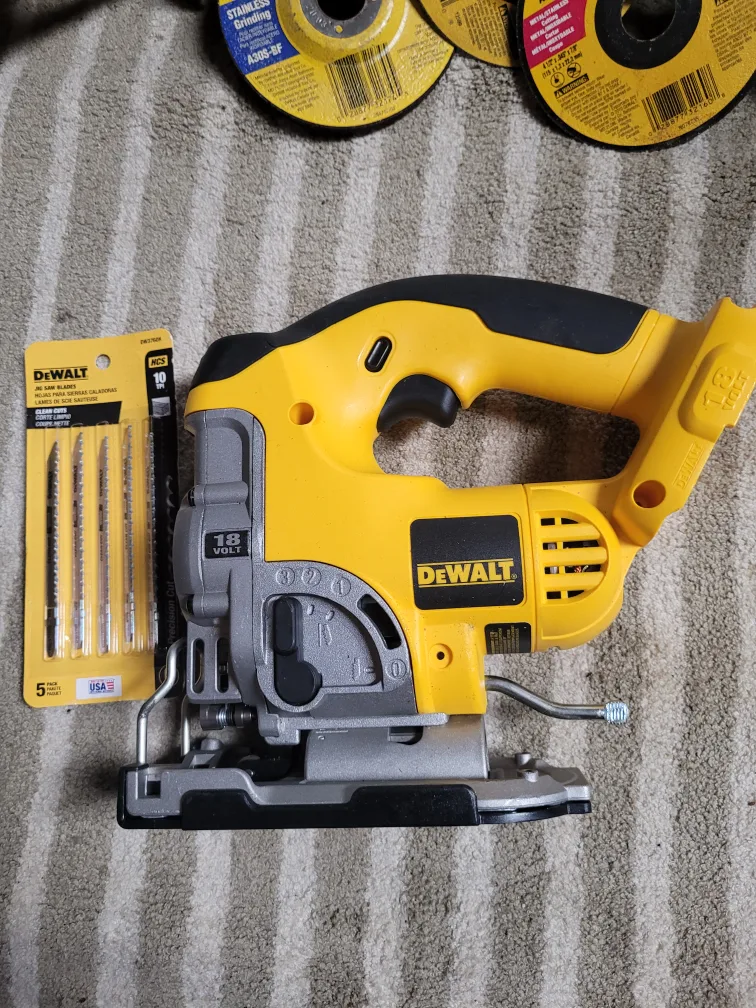 DeWalt Power Tools Set image indicator(4)
