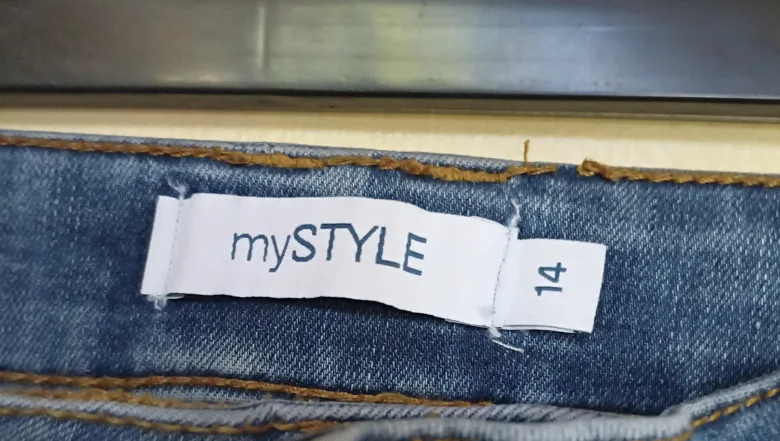 Capri Jeans image indicator(3)