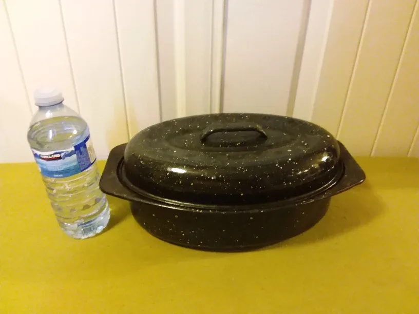 Speckled Black Roasting Pan with Lid 🥘 🇨🇦 thumbnail