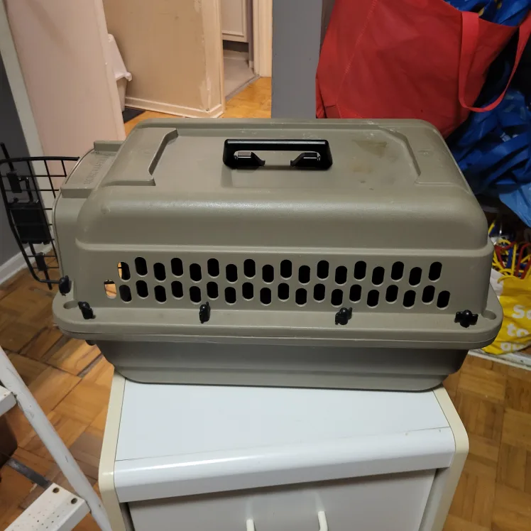 Petmate Pet Carrier Kennel Excellent Condition image indicator(2)