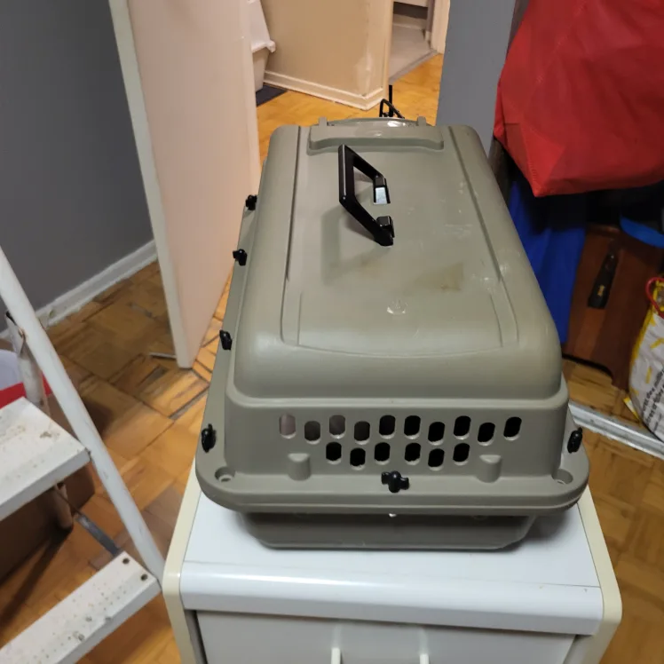 Petmate Pet Carrier Kennel Excellent Condition image indicator(3)
