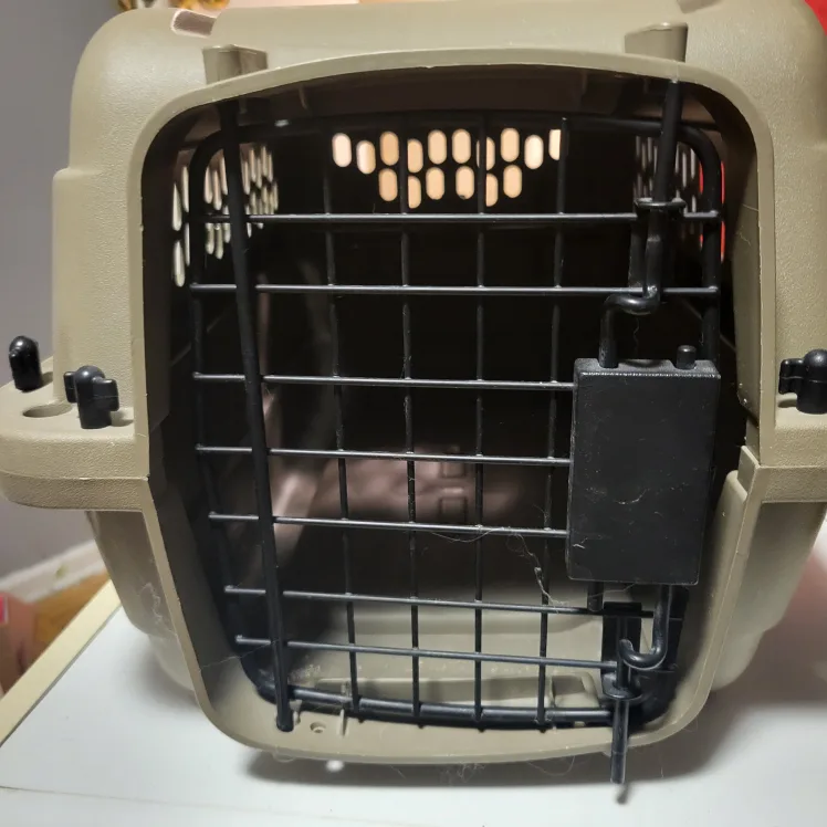 Petmate Pet Carrier Kennel Excellent Condition image indicator(4)