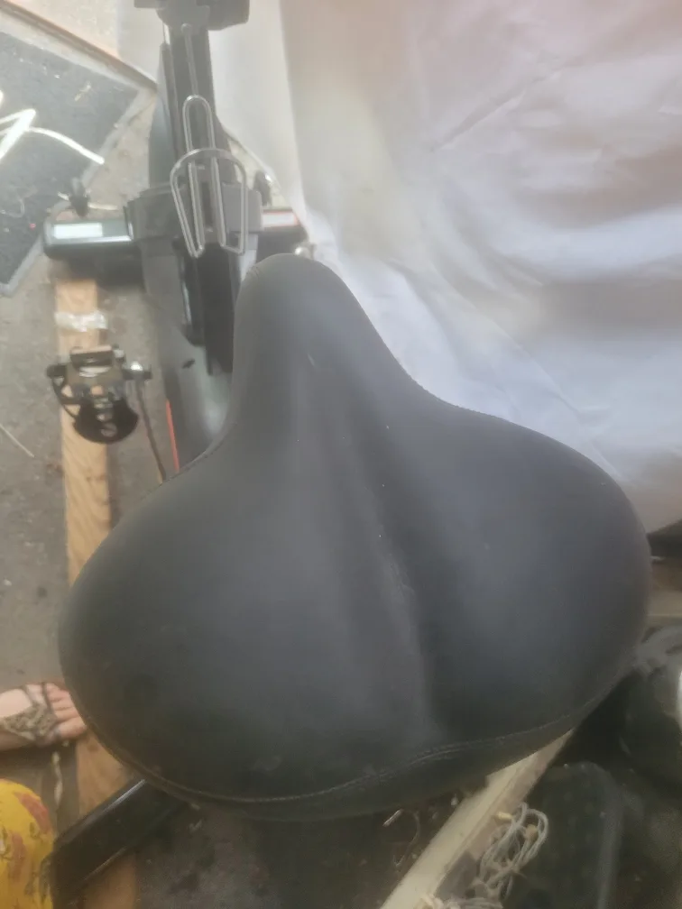 Women's Health/Men's Health Exercise Spin Bike image indicator(8)