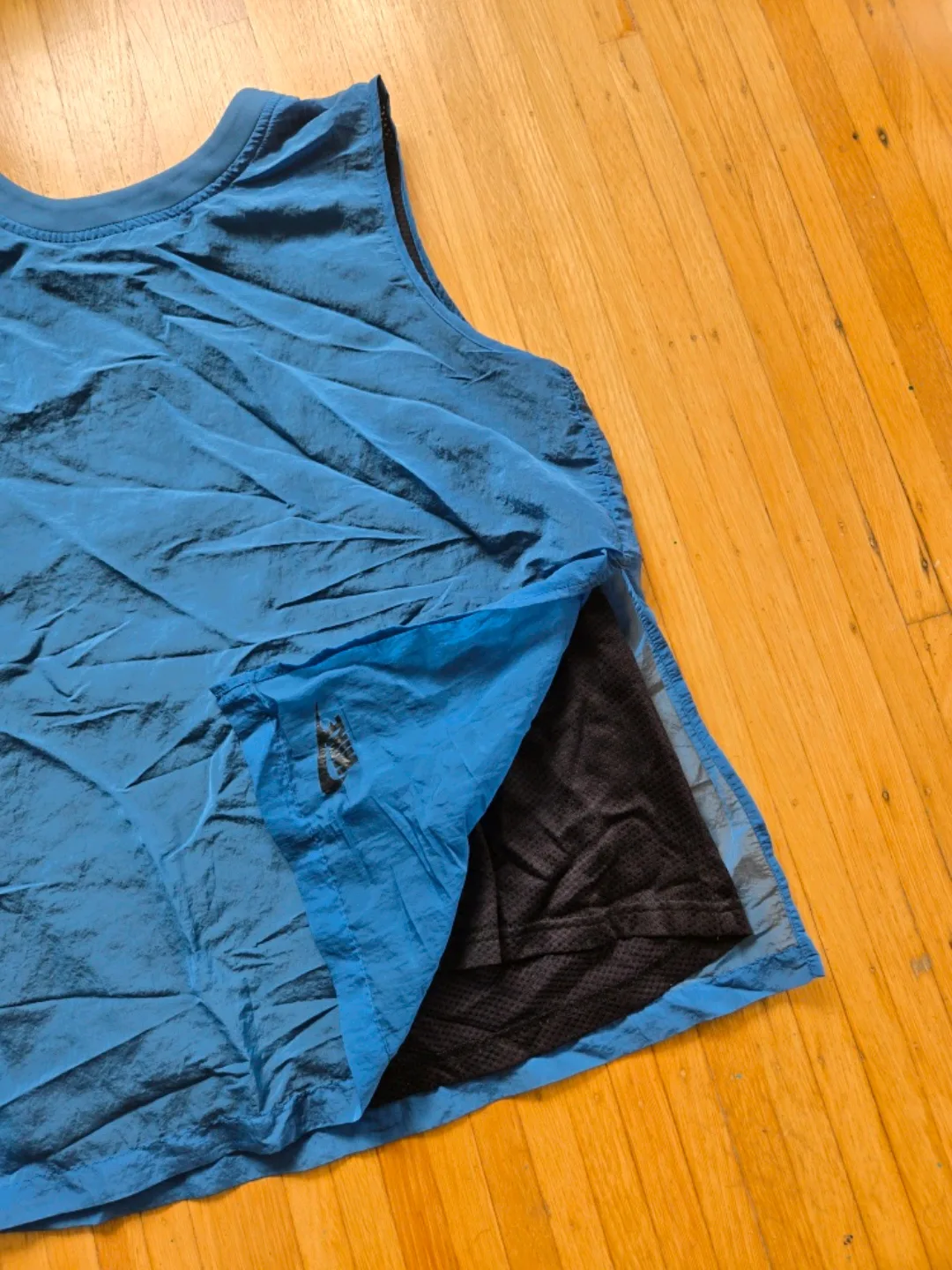 Nike Blue Crinkle Tank Top with mesh - Size XS image indicator(3)