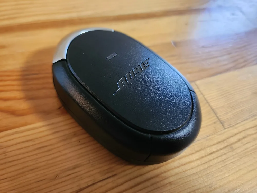 Bose Li-Ion Rechargeable Battery Charger and Battery thumbnail