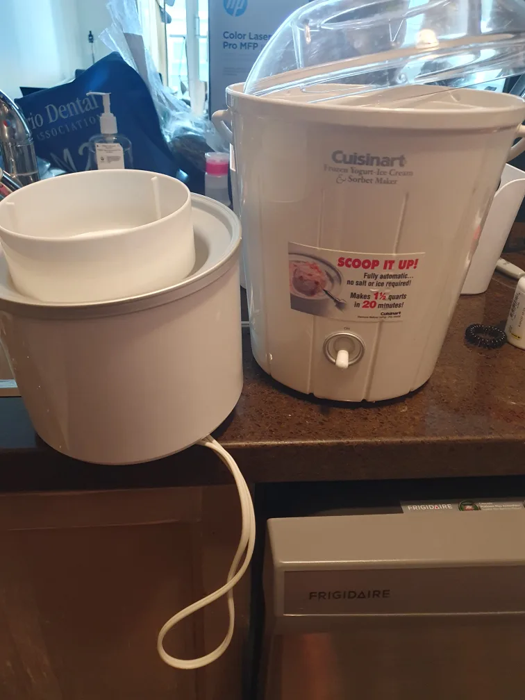 Cuisinart Frozen Yogurt, Ice Cream & Sorbet Maker thumbnail