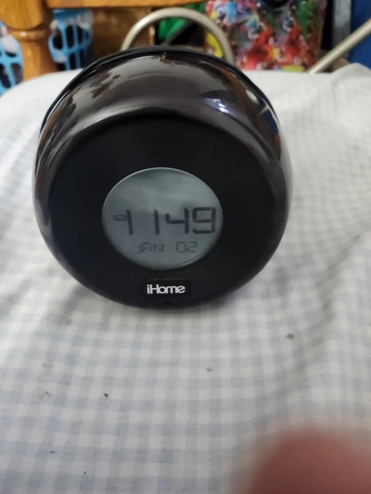 iHome Alarm Clock - Black image indicator(2)