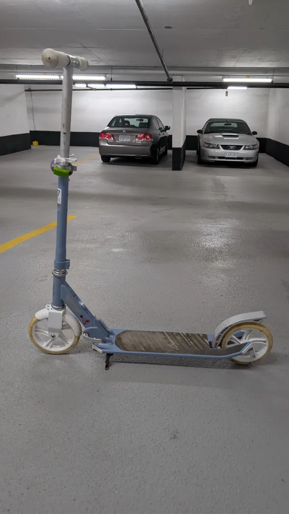 Scooter for sale - Age 6 and above thumbnail
