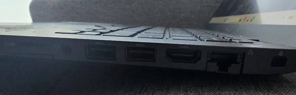 Dell Latitude 5400 -Windows 11-Touch screen -128Gb SSD -16Gb RAM image indicator(6)