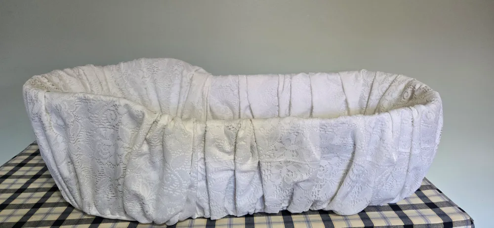 White Baby Bassinet for Newborns image indicator(2)