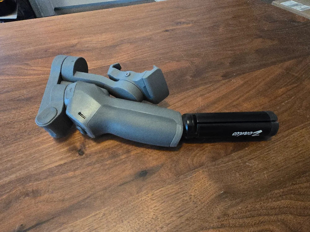 DJI Osmo Mobile 3 Smartphone Gimbal – Excellent Condition image indicator(2)