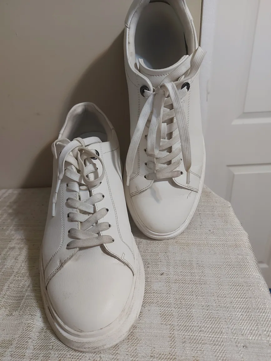 White Leather Sneakers thumbnail