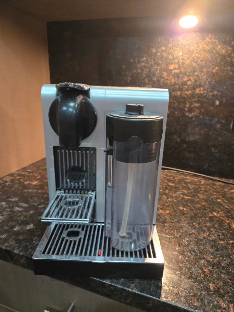 Nespresso DeLonghi Coffee Machine thumbnail
