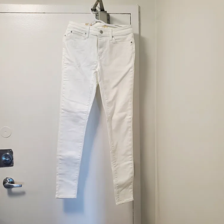 New Levi's Women's White Skinny Jeans image indicator(6)