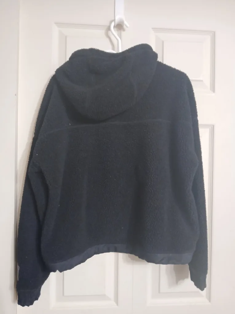 Under Armour black sherpa hoodie, size medium (M) image indicator(10)