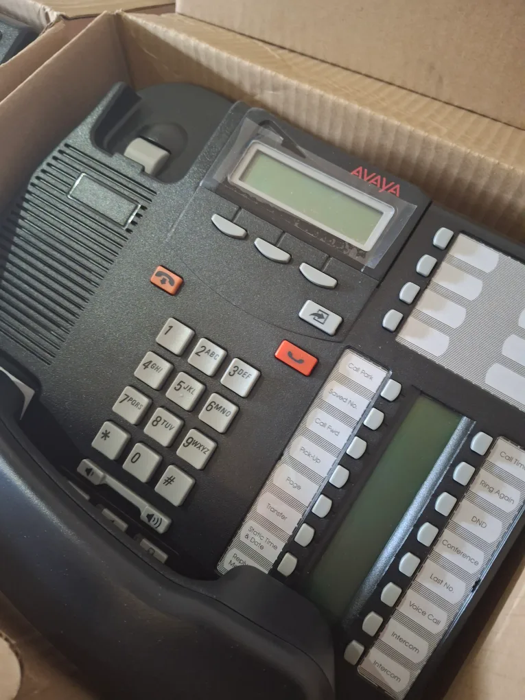 Avaya T7316E Charcoal Telephone set of 4 image indicator(7)