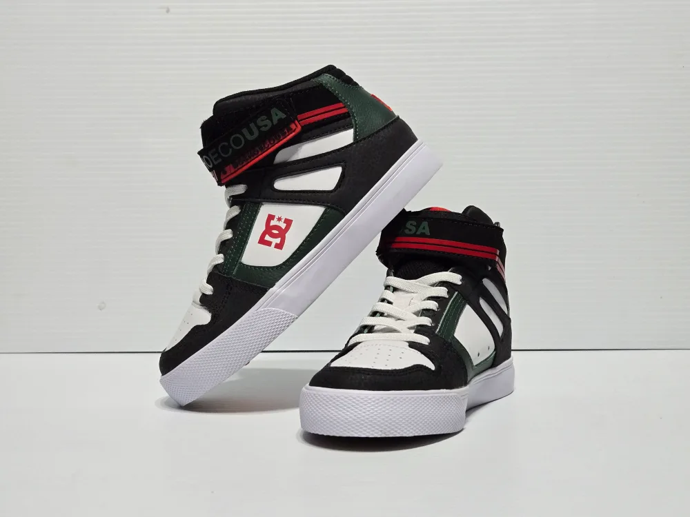 DC Shoes High-Top Sneakers youths size 2 image indicator(3)
