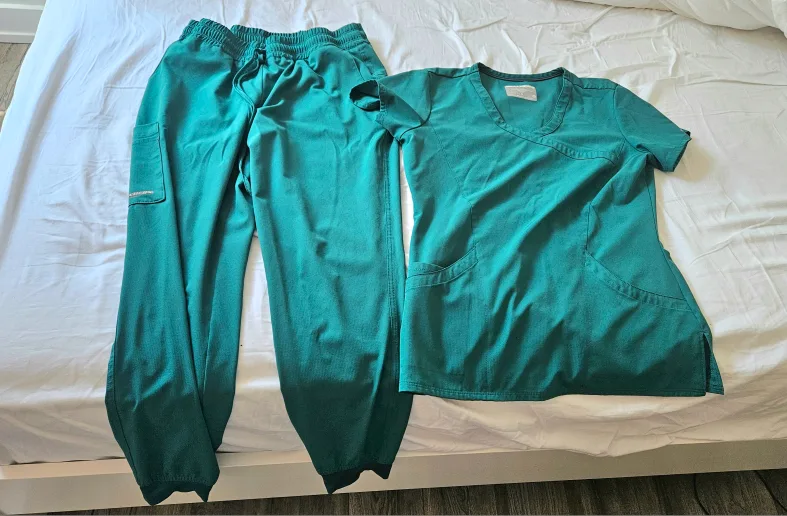 SCRUB SALE!!! Women's size medium. Full scrub sets $20 thumbnail