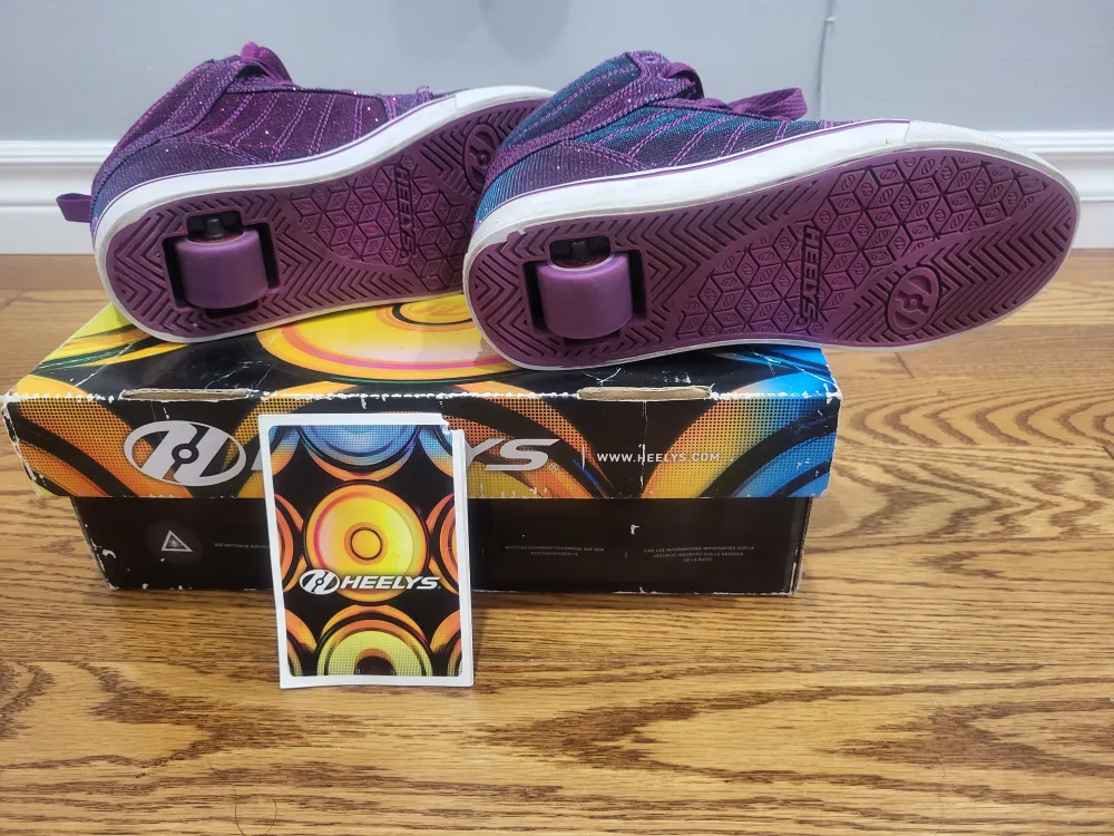 Heelys Purple Roller Shoes image indicator(2)