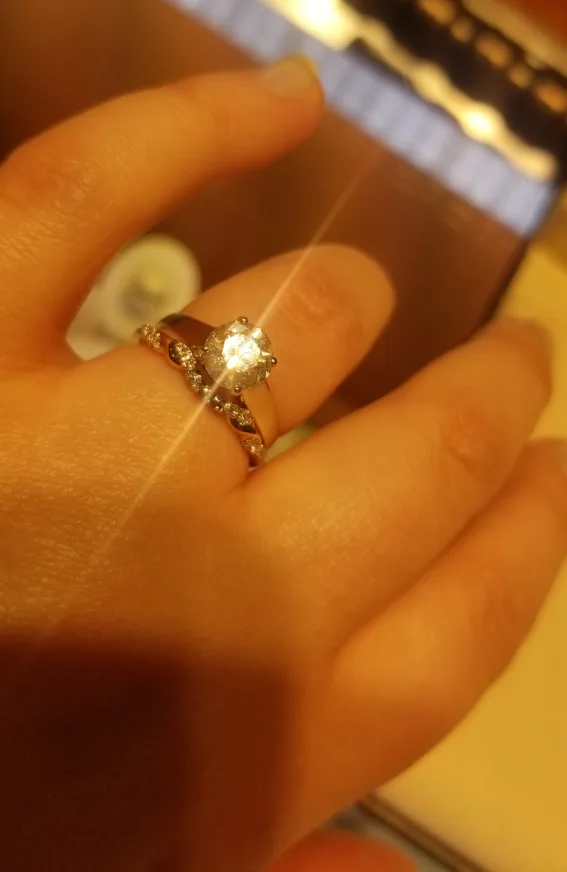 Peoples Jewellers Rose Gold Diamond Twist Wedding Band image indicator(6)