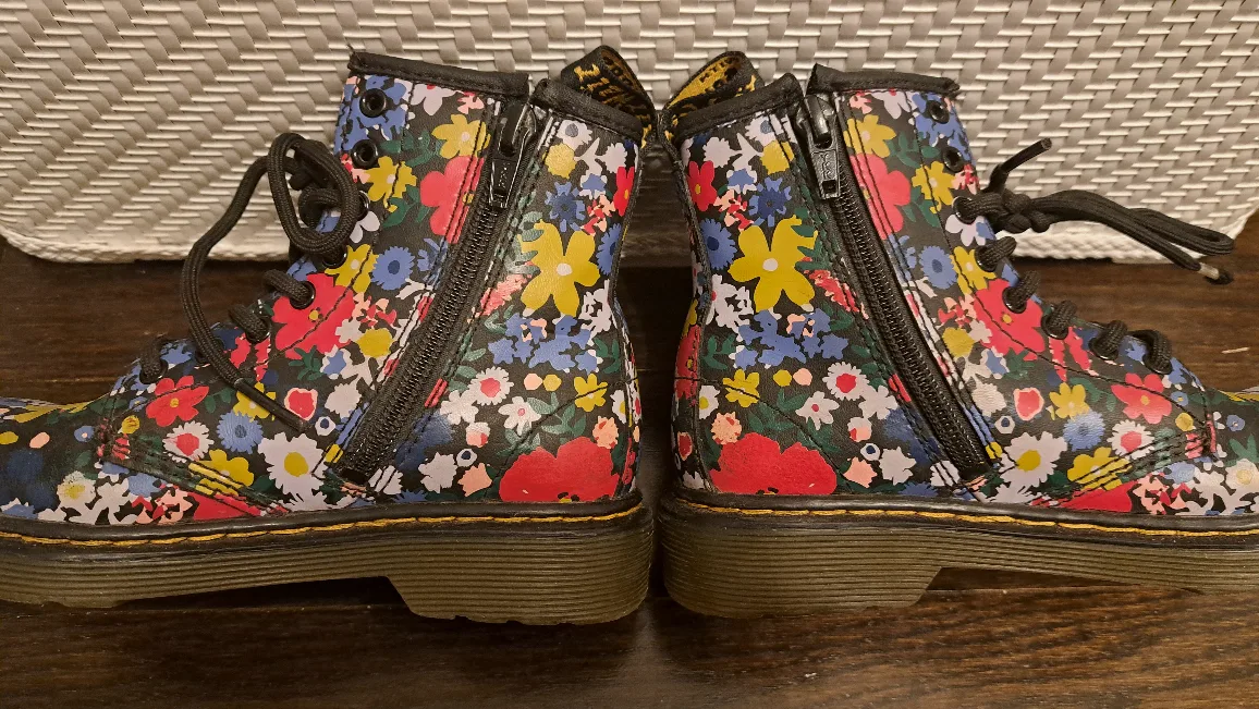 Dr. Martens Floral Print Leather Boots image indicator(5)