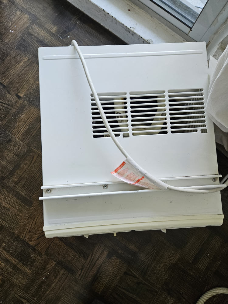 Noma 10,000 BTU Window Air Conditioner - includes Window Panels - photo 2