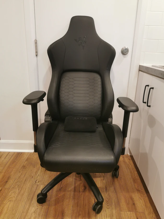 Razer Iskur V2 Gaming Chair - Black